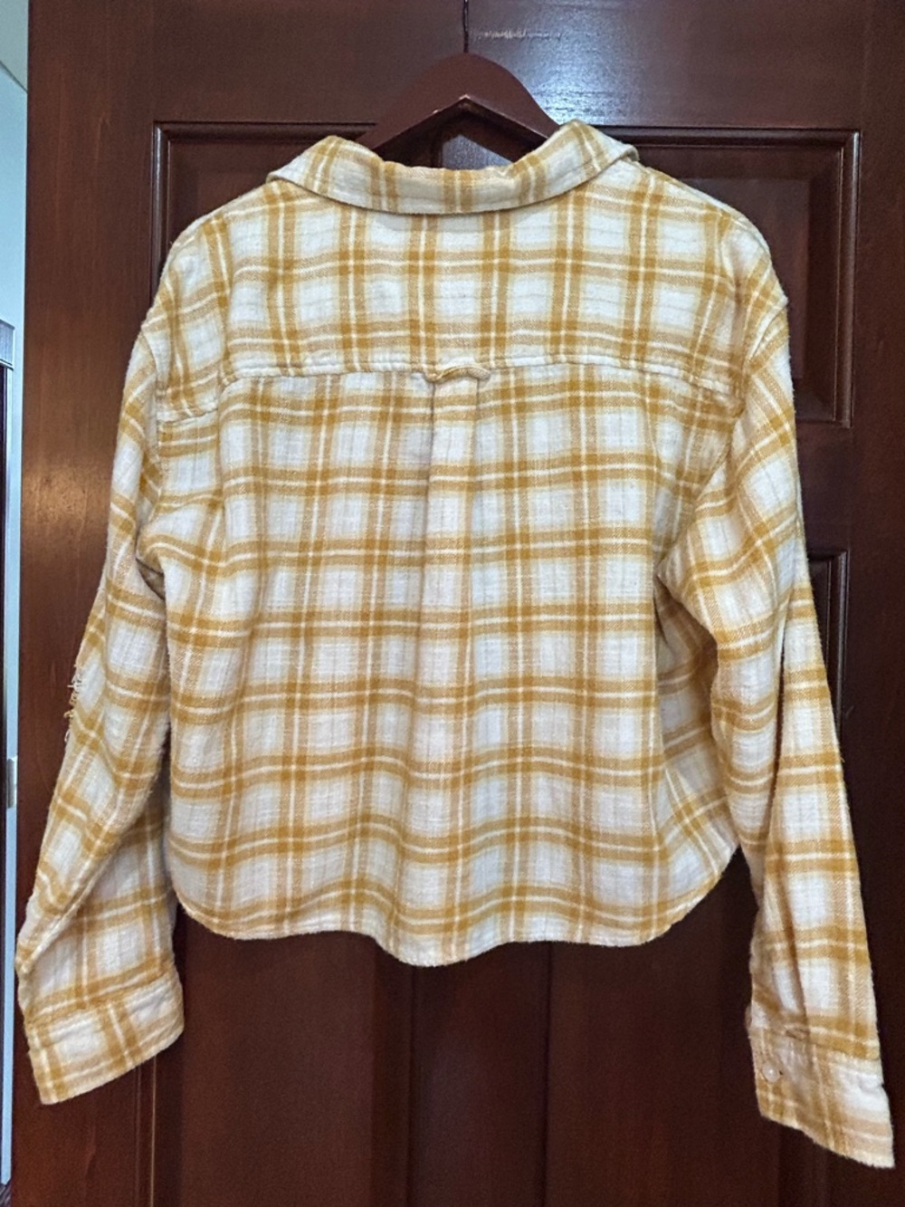 American Eagle Cropped Mustard Plaid Distressed Elbow Flannel Shirt L - Picture 2 of 5